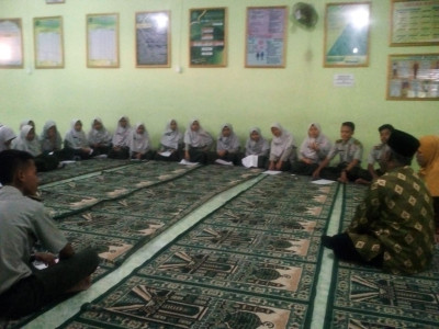 PEMBINAAN RUTIN PENGURUS OSIS OLEH KEPALA