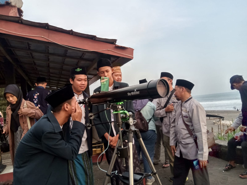 16 Siswa MAN Purworejo Ikuti Proses Rukyatul Hilal