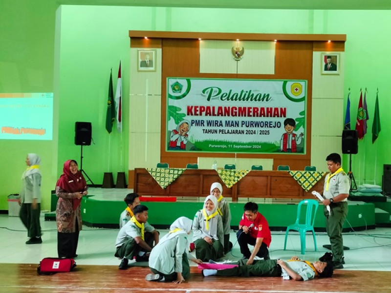 Pelatihan Kepalangmerahan Anggota PMR Wira MAN Purworejo