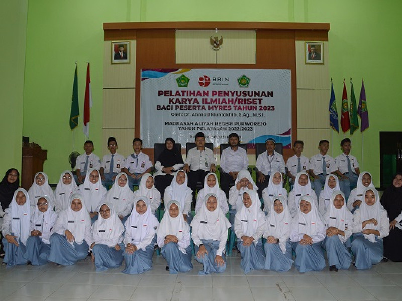 Pelatihan Karya Tulis Ilmiah Bagi Siswa-Siswi MAN Purworejo