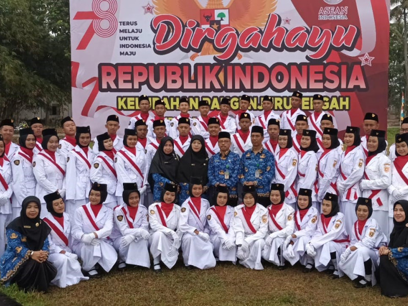 MAN Purworejo dan Kelurahan Pangenjurutengah Meriahkan Peringatan HUT Kemerdekaan RI ke-78 dengan Upacara Bendera