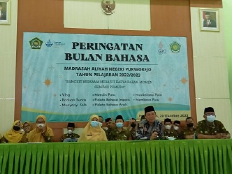 OSIS MAN Purworejo Menggelar Kegiatan Peringatan Bulan Bahasa 2022