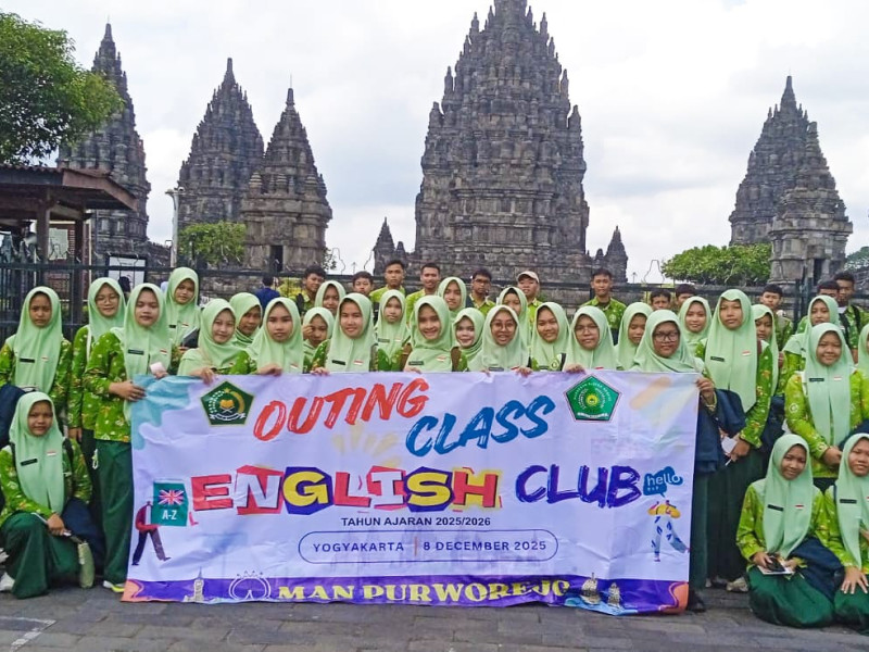Level Up Skill - English Club MAN Purworejo Wawancara Turis di Prambanan, Pulang Bawa Goals Beasiswa