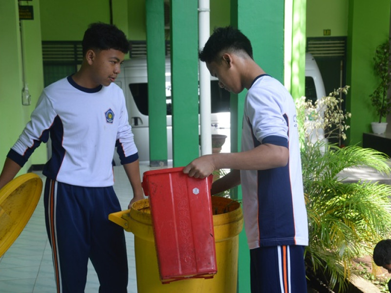 MAN Purworejo Gelar Pemberantasan Sarang Nyamuk Serentak