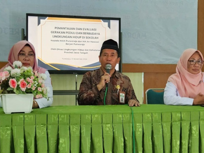 Pemantauan dan Evaluasi Gerakan Peduli Lingkungan oleh DLHK Provinsi Jawa Tengah di MAN Purworejo