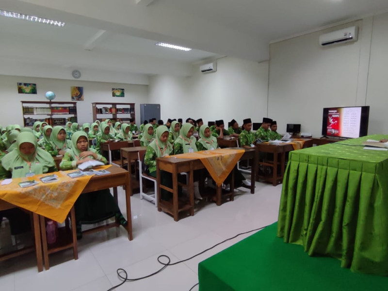 Maulid Nabi: MAN Purworejo Menyelenggarakan Muqri Yanbua