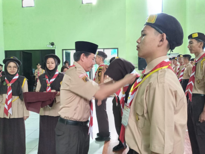 Penerimaan Tamu Ambalan dan Alih Golongan Pramuka di MAN Purworejo