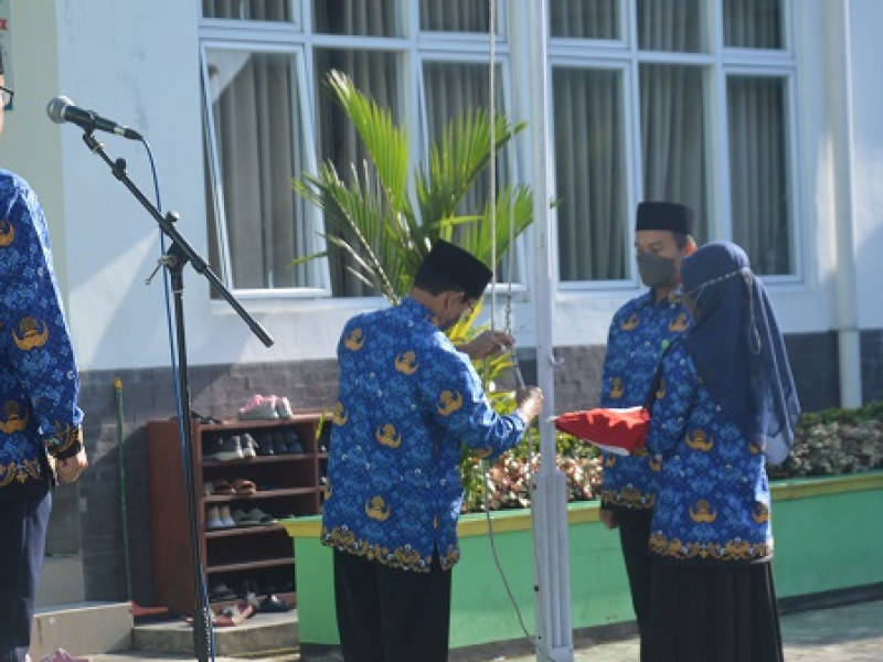 MAN Purworejo Menyelenggarakan Upacara HUT Ke 51 KORPRI